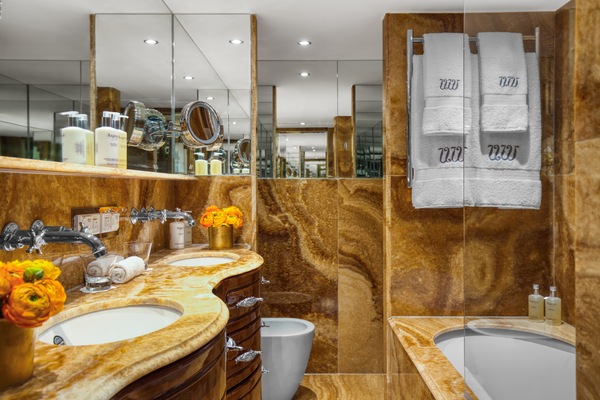 Uniworld Boutique S.S. ANTOINETTE Grand Suite 6.jpg